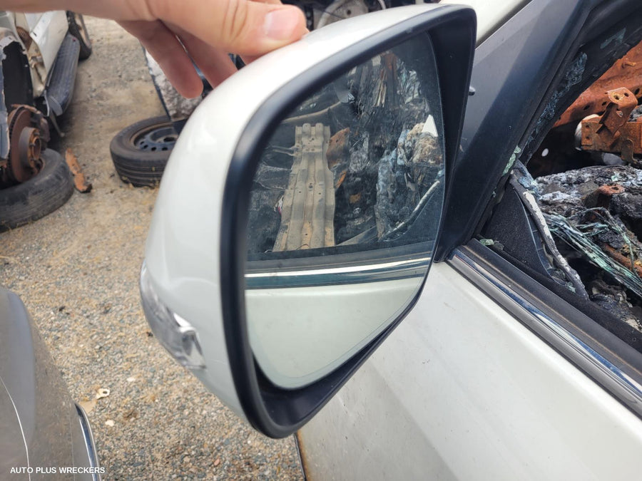 2018 Toyota Landcruiser Right Rear Side Glass