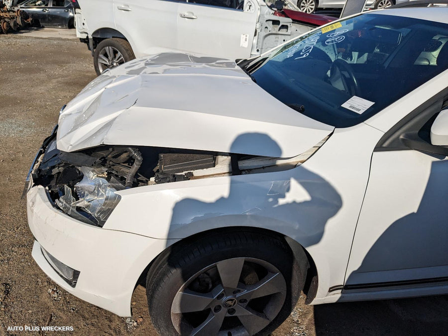 2014 Skoda Octavia Fuel Door   Filler