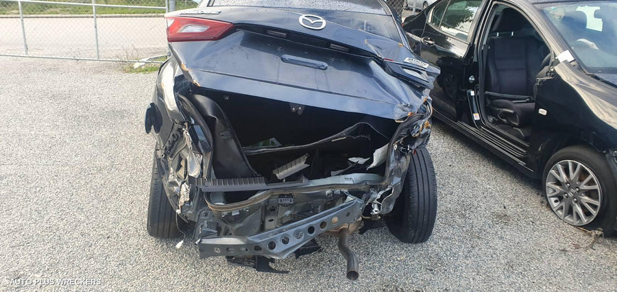 2016 Mazda 2 Right Front Door Window