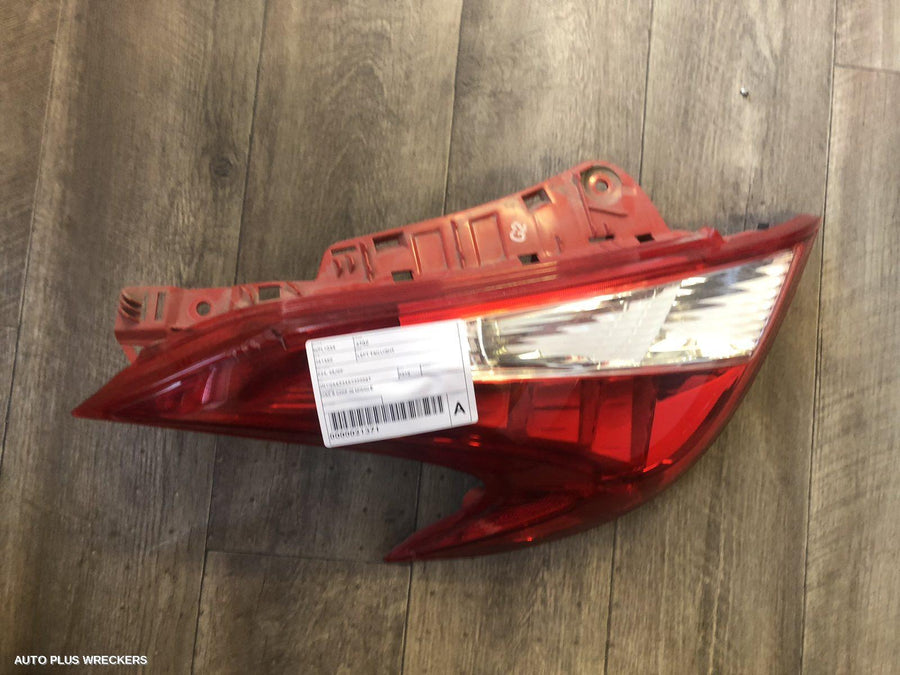 2010 Nissan 370z Left Taillight