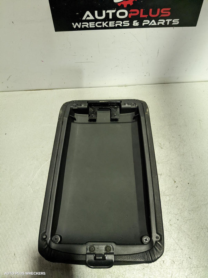 2005 Holden Monaro Console