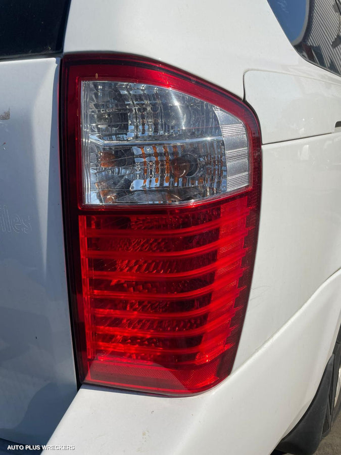 2010 Kia Carnival/grand Carnival Right Front Door Window