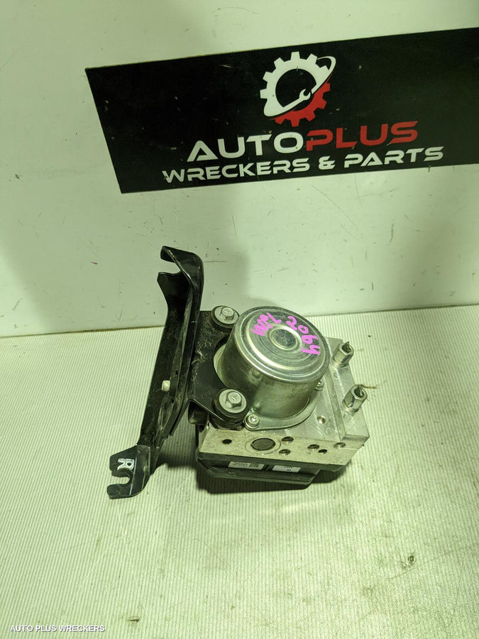2010-2019 Nissan Juke Abs Pump Modulator