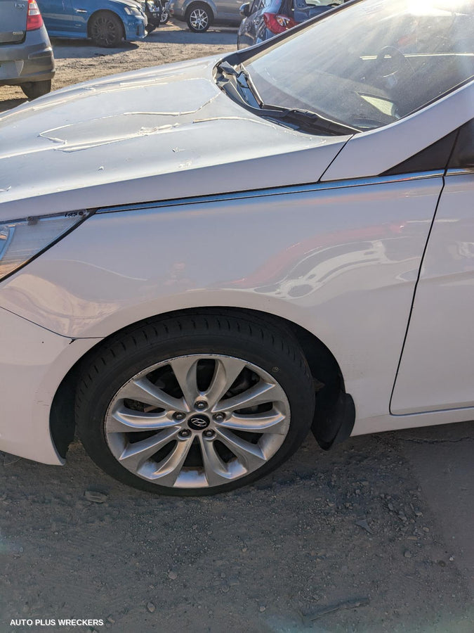 2010 Hyundai I45 Radiator Support