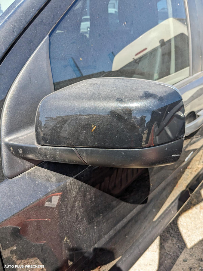 2011 Land Rover Freelander Left Taillight