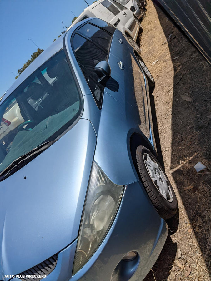 2005 Mitsubishi Grandis Bonnet