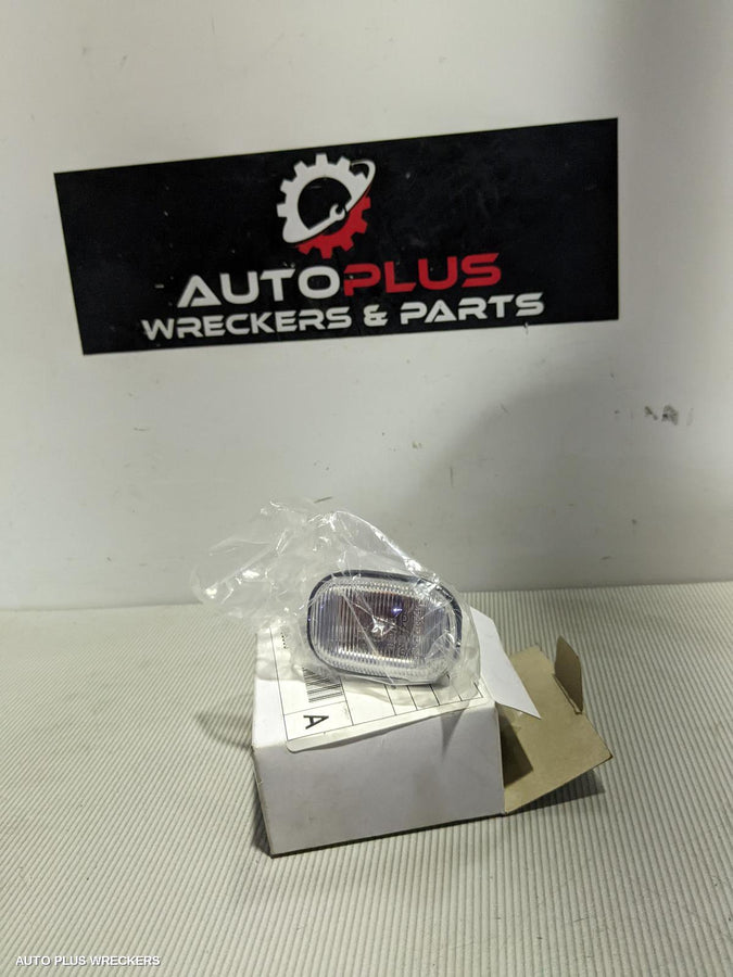 2005 TOYOTA COROLLA LEFT INDICATOR FOG SIDE