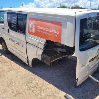 2006 Toyota Hiace Caliper