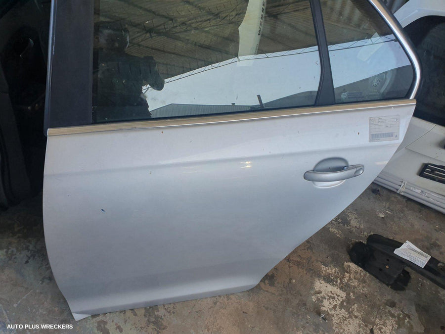 2009 Volkswagen Jetta Left Rear Door Sliding