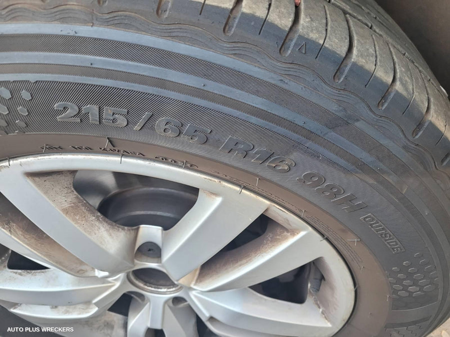 2012 Volkswagen Tiguan Right Rear Door Sliding