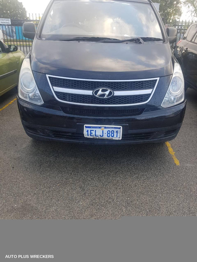 2010 Hyundai Iload/imax Left Front Door