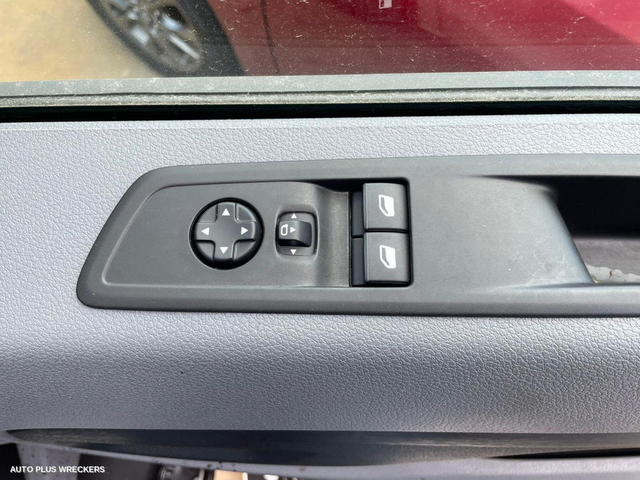2021 Peugeot Expert Right Front Door