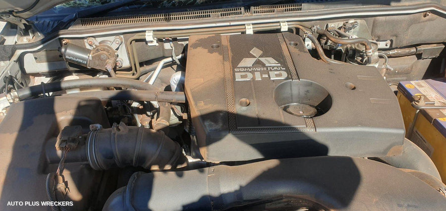 2012 Mitsubishi Pajero Heater Ac Controls