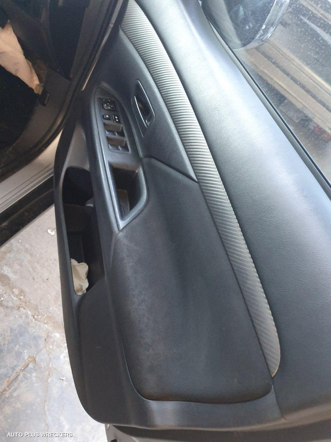 2013 Mitsubishi Outlander Door Boot Gate Lock