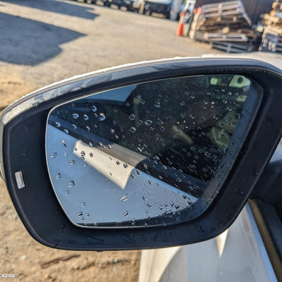 2014 Skoda Octavia Right Front Door Window