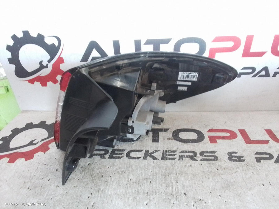 2016 Renault Captur Left Taillight