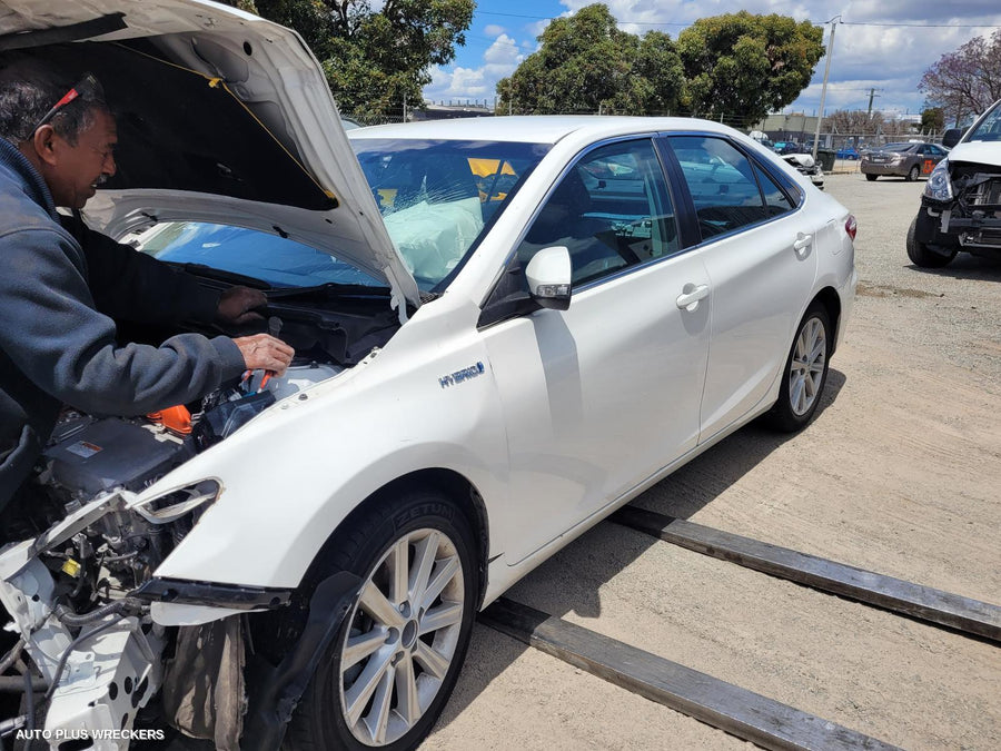 2015-2017 Toyota Camry Right Guard