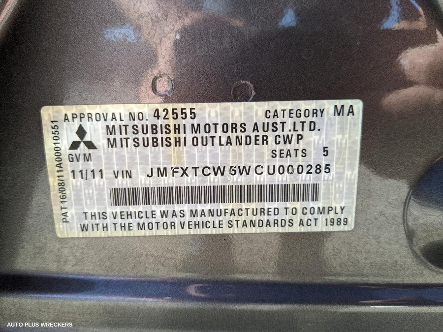 2011 Mitsubishi Outlander Left Door Mirror