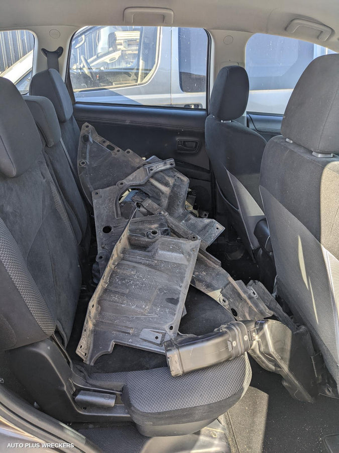 2011 Mitsubishi Outlander Left Door Mirror