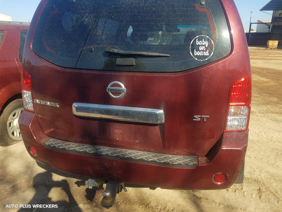 2006 Nissan Pathfinder Rear Garnish
