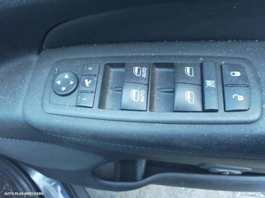 2012 Jeep Grandcherokee Left Rear Door Sliding