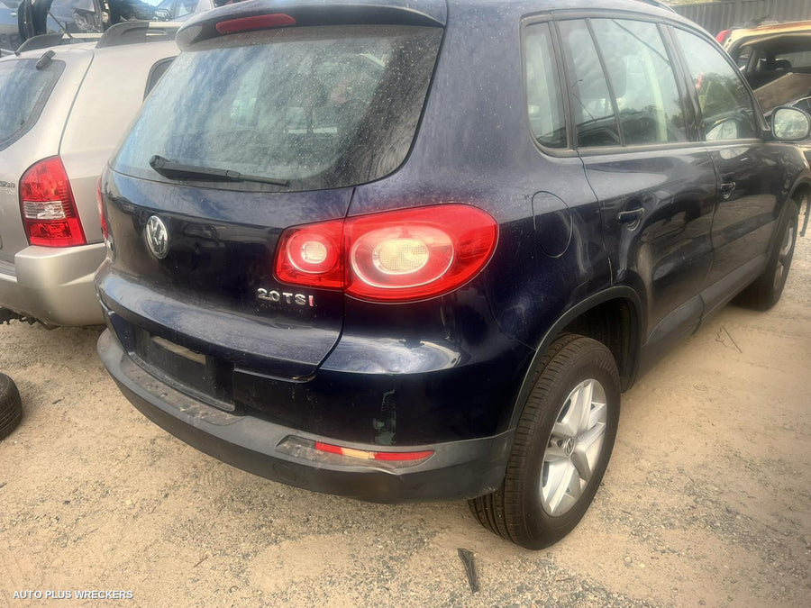 2008-2016 Volkswagen Tiguan Left Door Mirror