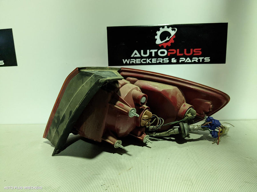 2008 Hyundai Santa Fe Left Taillight