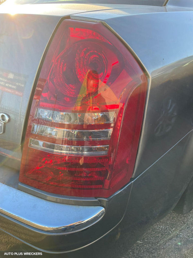 2007 Chrysler 300c Left Front Door