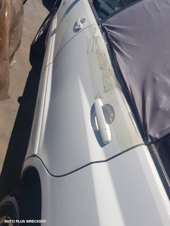 2004 Toyota Kluger Right Front Door