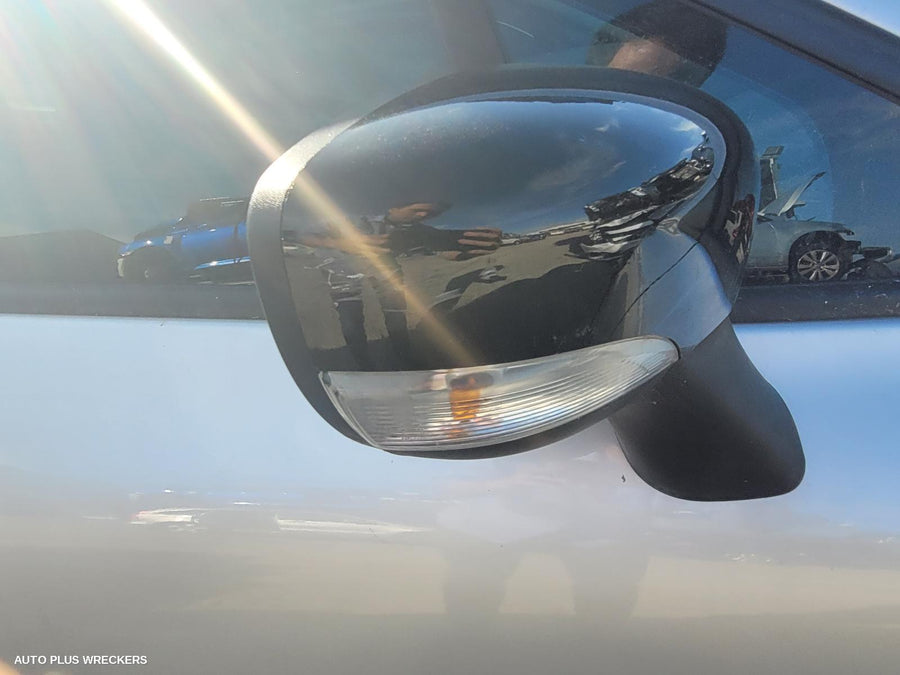 2014 Renault Clio Sunvisor