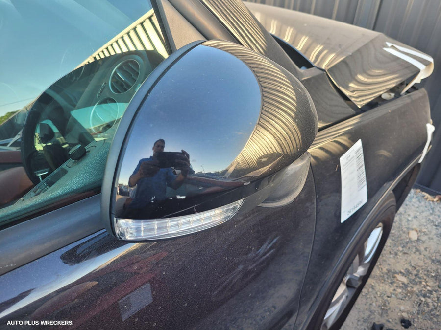 2012 Volkswagen Tiguan Right Rear Door Sliding