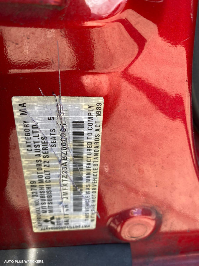 2011 MITSUBISHI COLT OVERFLOW BOTTLE