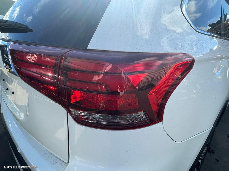 2017 Mitsubishi Outlander Left Rear Door Window