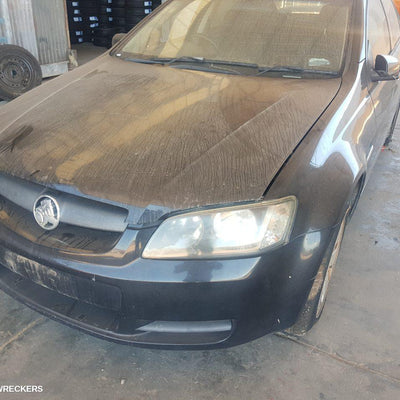 2006 HOLDEN COMMODORE RIGHT FRONT DOOR WINDOW