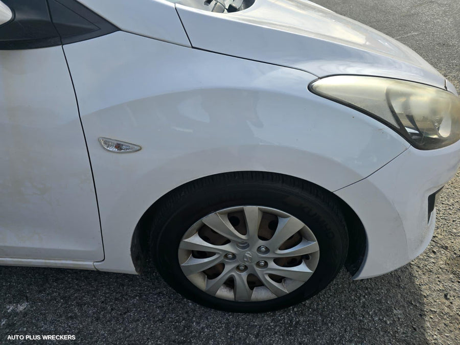 2012-2017 Hyundai I30 High Level Stoplight