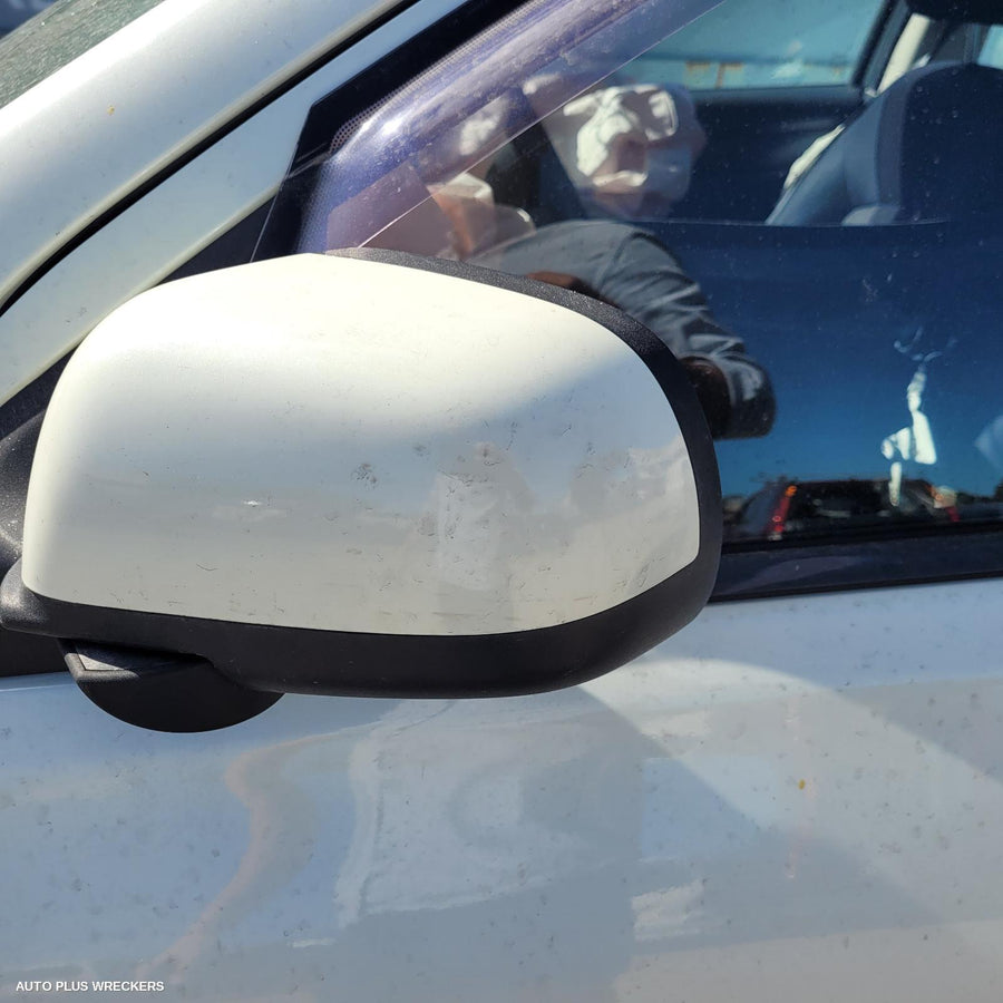 2013 Nissan Almera Right Door Mirror