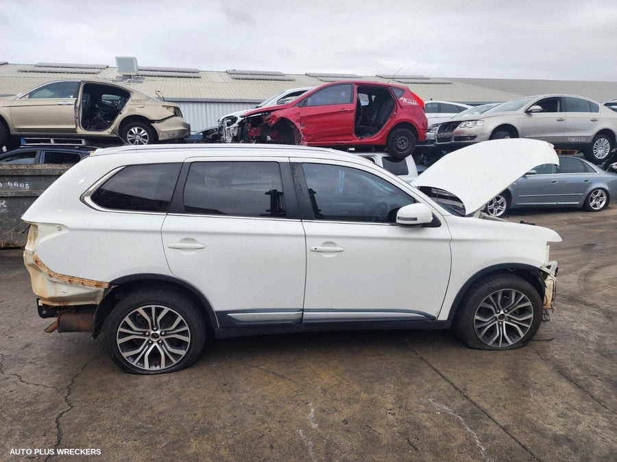 2012-2016 Mitsubishi Outlander A C Condenser
