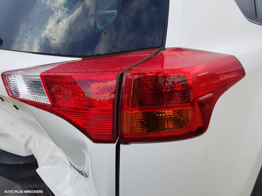 2013 Toyota Rav4 Left Taillight