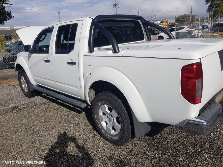 2006 Nissan Navara Right Front Door Window