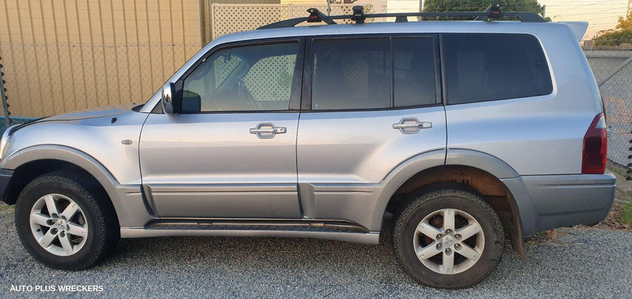 2002-2006 Mitsubishi Pajero Bonnet