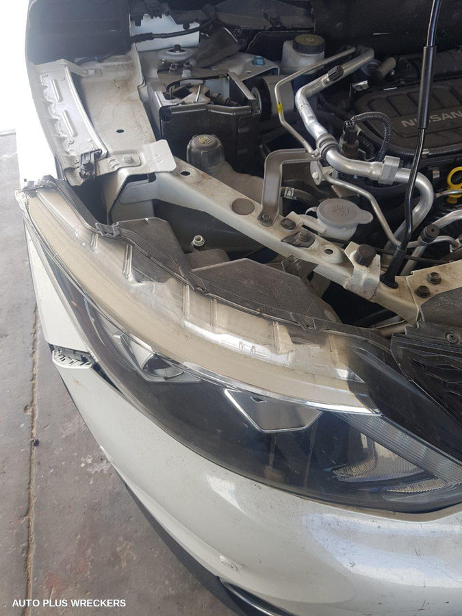 2016 Nissan Qashqai Column