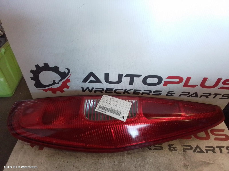 2005 Mitsubishi Colt Right Taillight