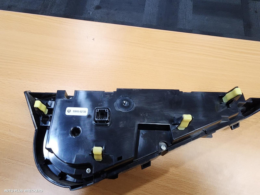 2011-2014 Toyota Prius Heater Ac Controls