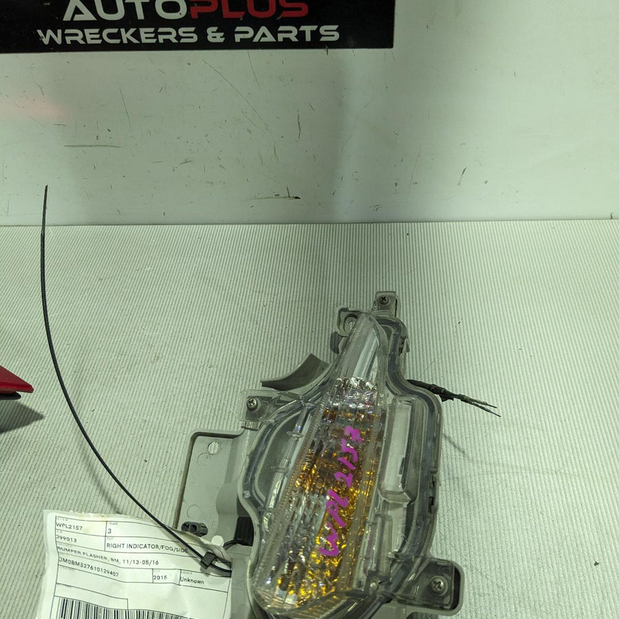 2013-2016 Mazda 3 Right Indicator Fog Side