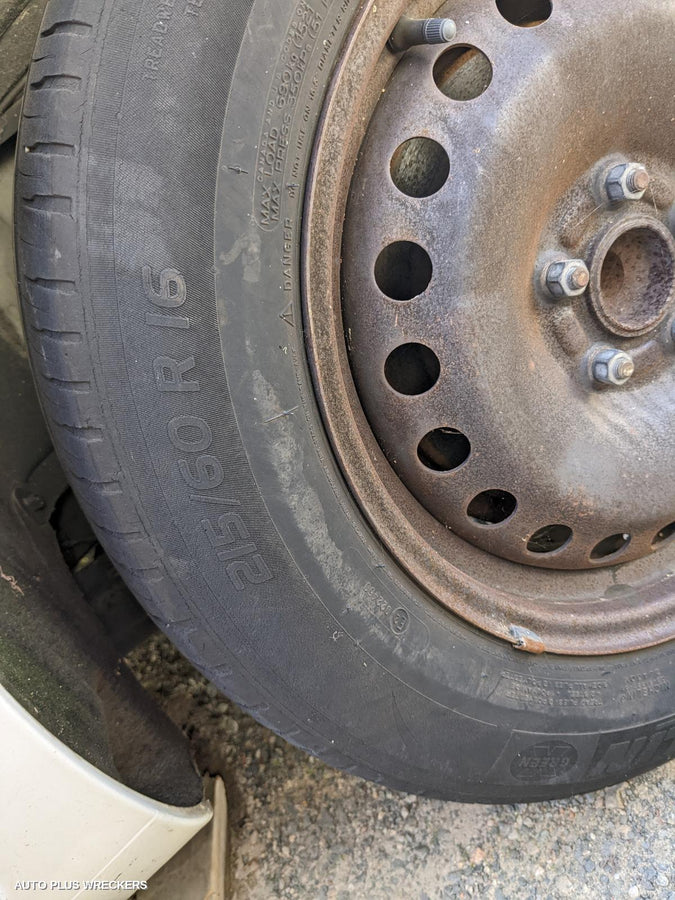 2014 Ford Mondeo Radiator Support