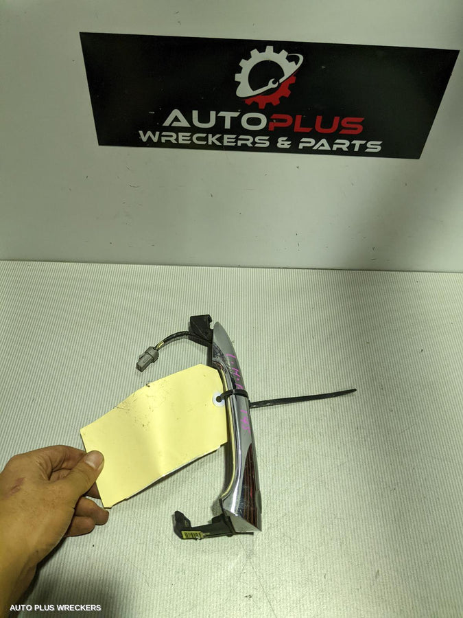 2011 Hyundai I45 Door Handle