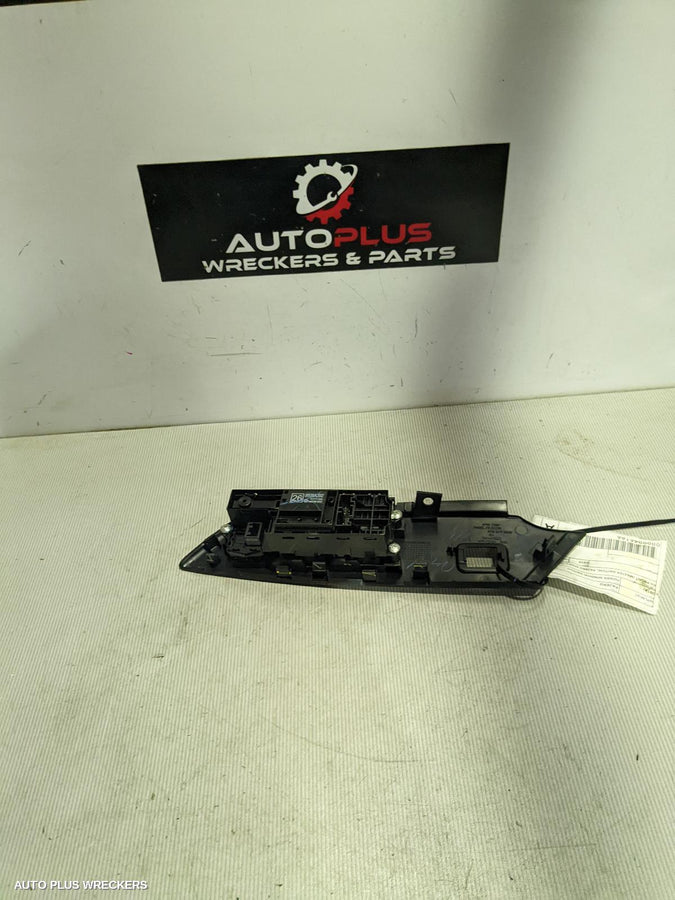 2019 Mitsubishi Pajero Pwr Dr Wind Switch