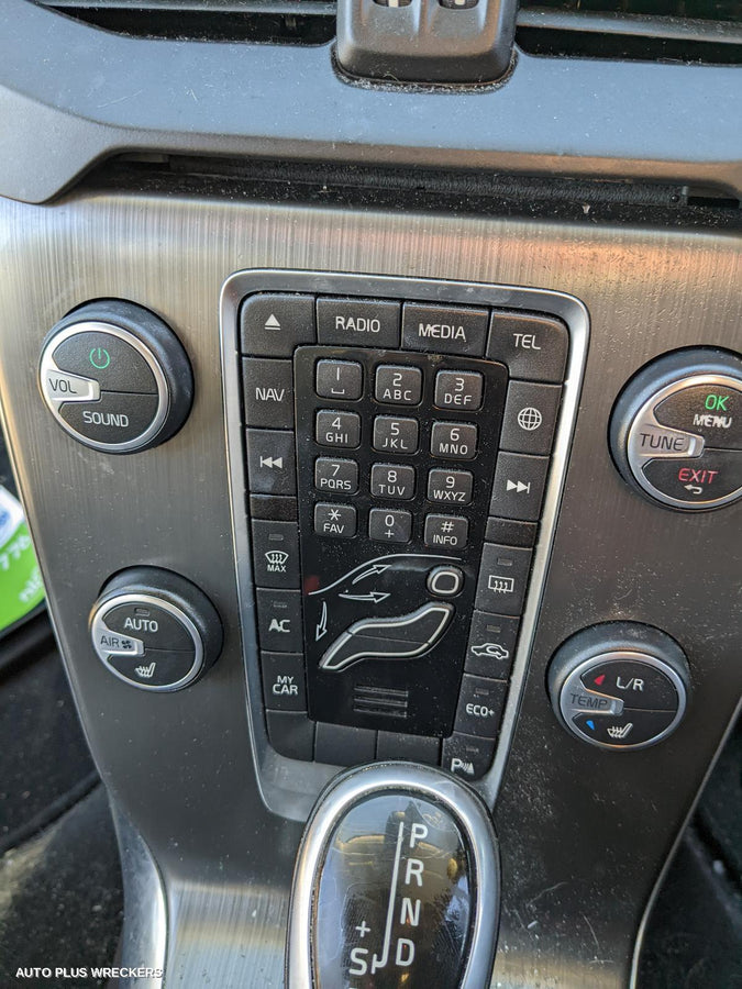 2016 Volvo S40 Left Front Door Window