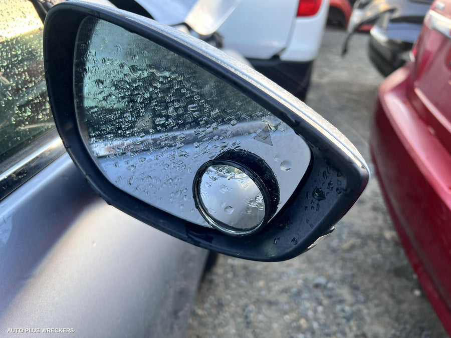 2020 Mazda 3 Left Front Door Window