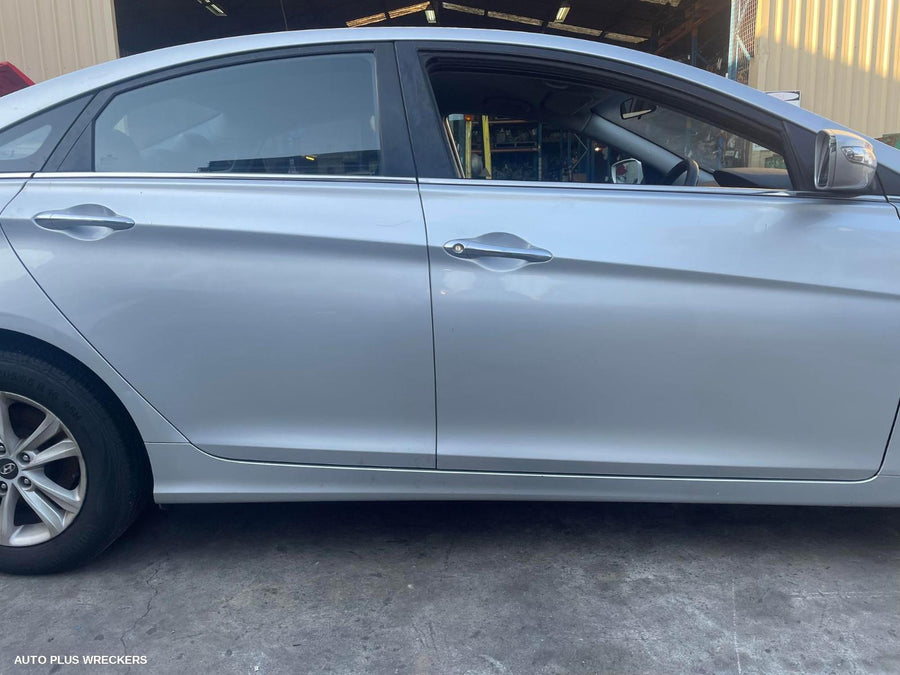 2011 Hyundai I45 Right Guard